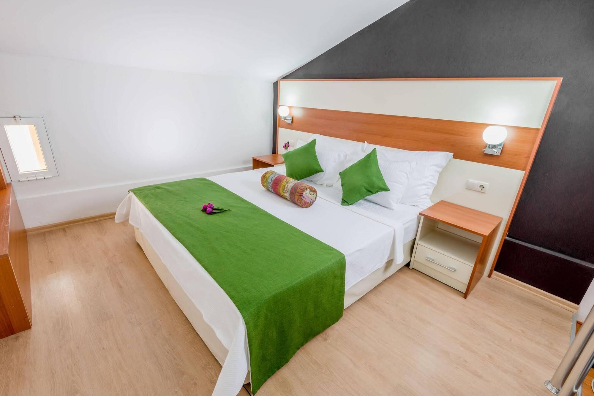 Ege Tulip Cesme Hotel Eksteriør billede
